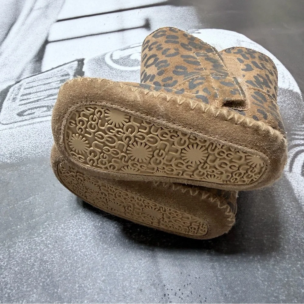 UGG Australia Cassie Leopard Brown Baby size 2/3 Shearling Lined Booties